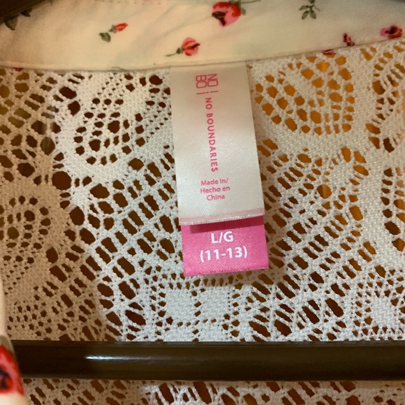 Flower button down - Picture 2 of 3